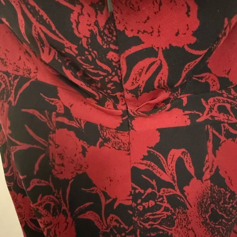 Jack Afalo Strapless Mini Dress in Burgundy/Black Floral Print. Size M. - Picture 7 of 12